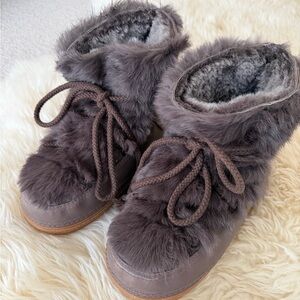 IKKII classic Cozy Faux Fur Winter Boots with lambskin lining and robber sole.
